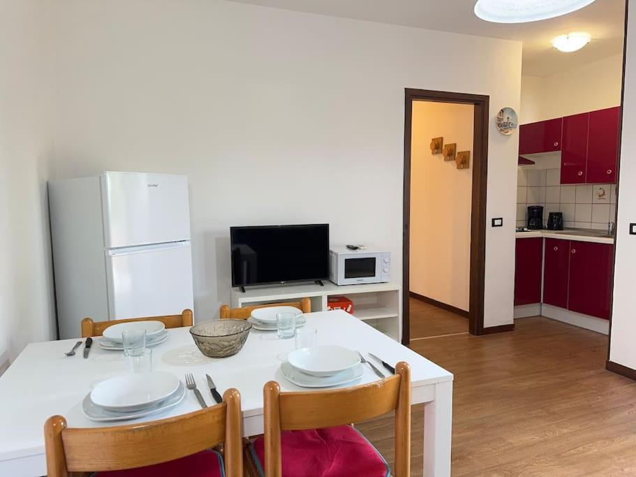 5' From Punta Gro Beach With Free Swimming Pool Sirmione Exterior foto